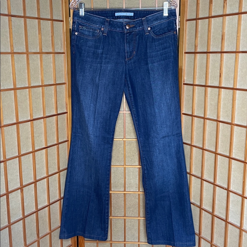 Joe’s Bootcut Jeans Fit-Honey Blue Medium Wash Mid Rise Jeans